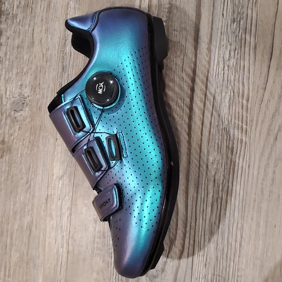 Irridescent Blue Cycling Cleats - Picture 2 of 6